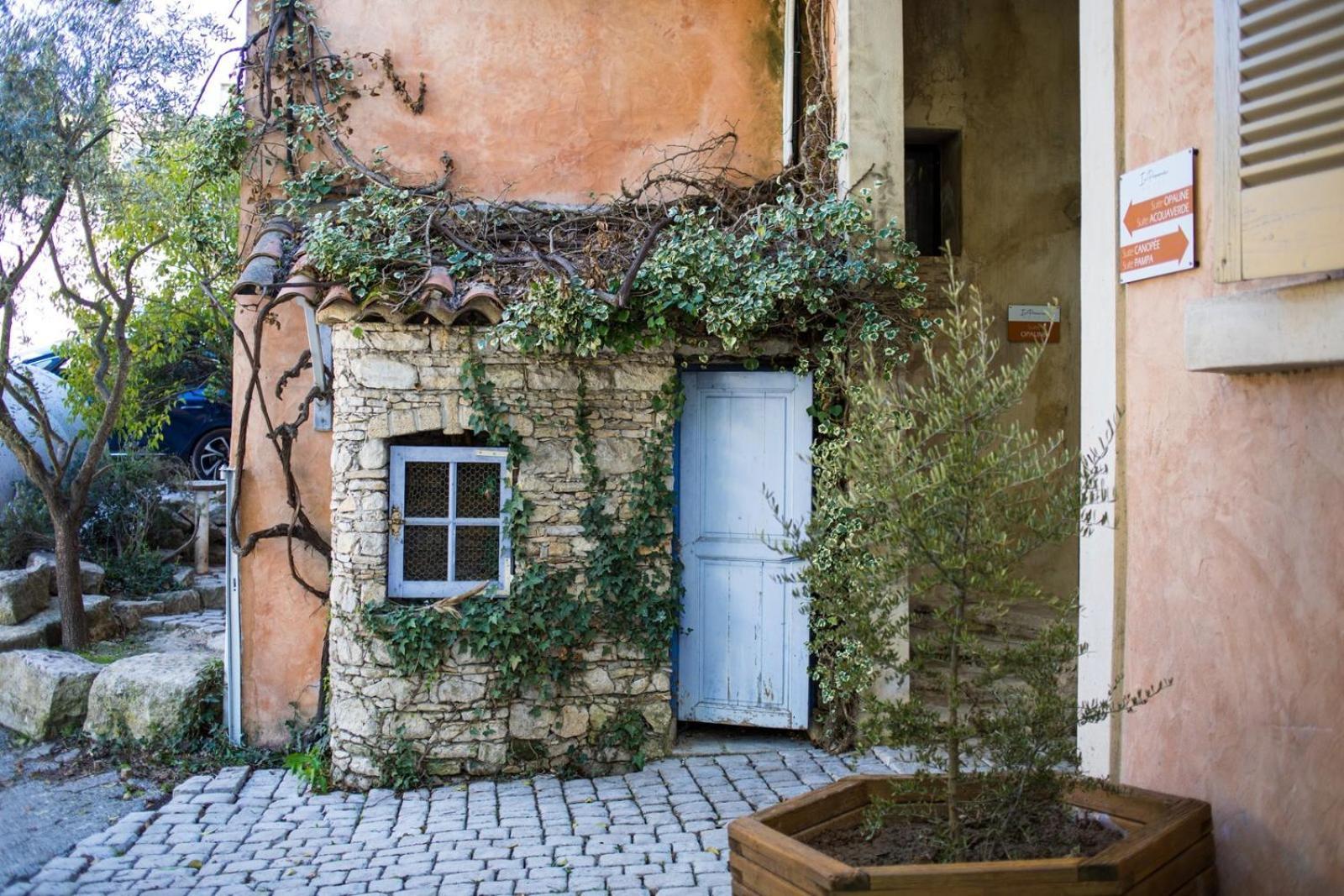In Provence Hotel - Experience Atypique Венель Экстерьер фото