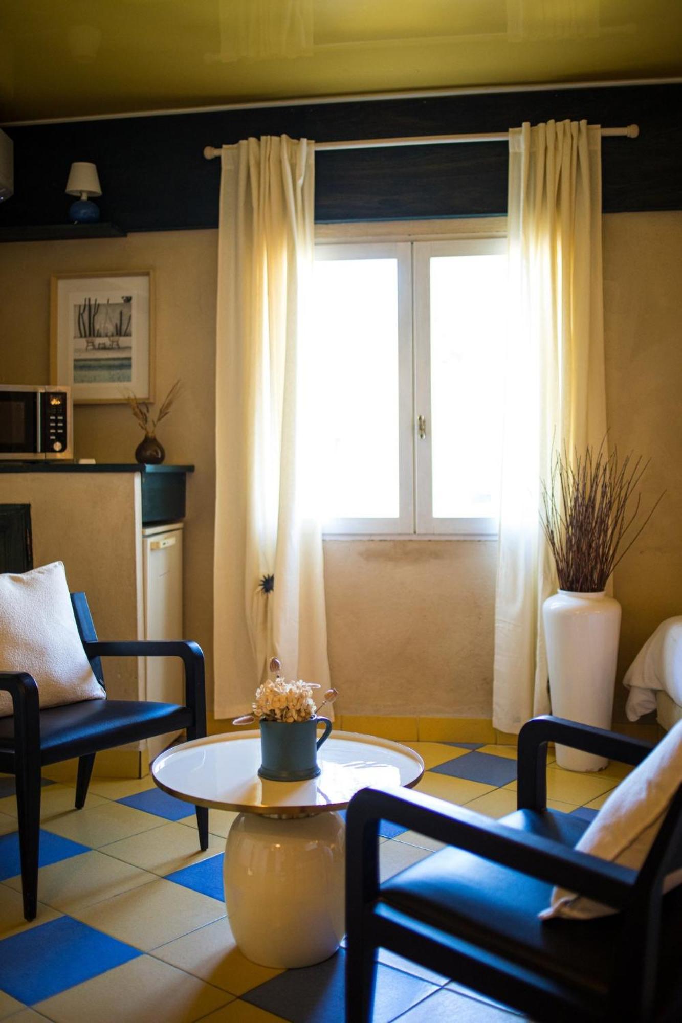 In Provence Hotel - Experience Atypique Венель Экстерьер фото