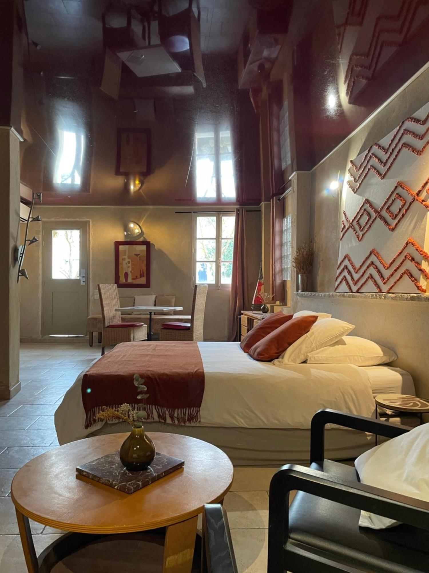 In Provence Hotel - Experience Atypique Венель Экстерьер фото