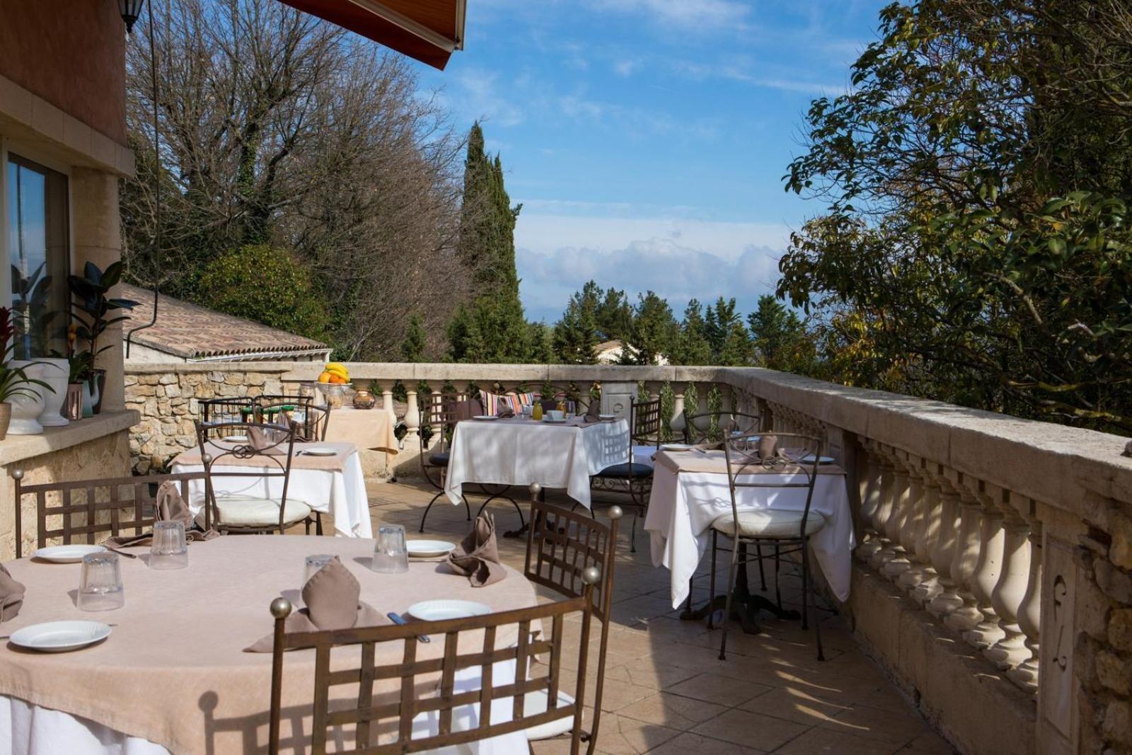 In Provence Hotel - Experience Atypique Венель Экстерьер фото